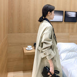 Aglaé | Gabardine oversize pour femme avec empiècement contrastant et manches retroussables