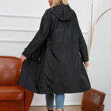 Herminia | Imperméable pour femme avec capuche et cordon ajustable à la taille