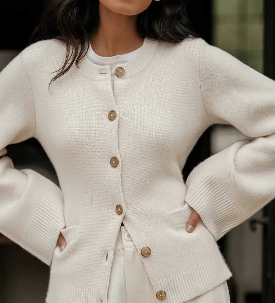 Romane - Cardigan Classique à Boutons pour l'Hiver