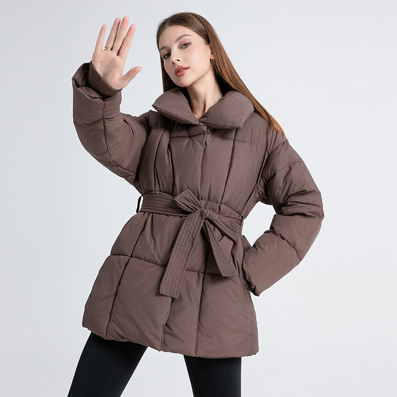 Yseult | Manteau long thermique matelassé pour femme, cintré, avec ceinture à nouer et matelassé en motif carré
