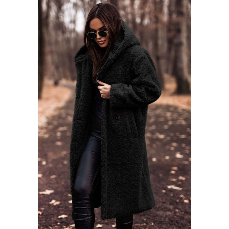 Xenia | Manteau en peluche pour femme, avec capuche et grands boutons