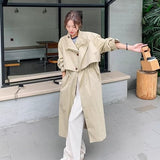 Rosalinde | Trench coat oversized pour femme, avec cape dans le dos et cordon de réglage à la taille