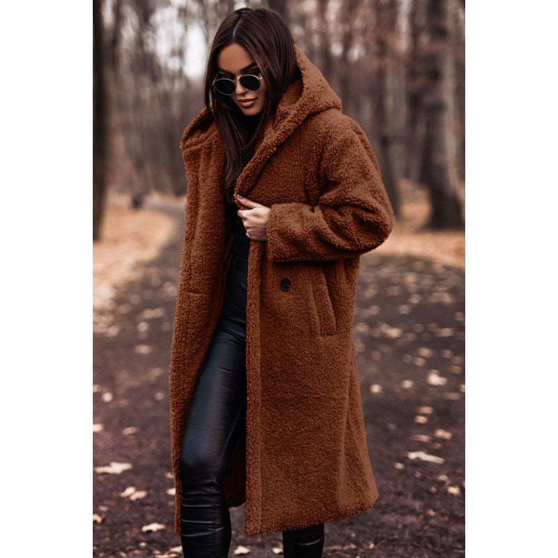 Xenia | Manteau en peluche pour femme, avec capuche et grands boutons