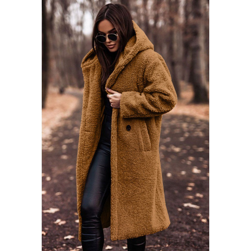 Xenia | Manteau en peluche pour femme, avec capuche et grands boutons