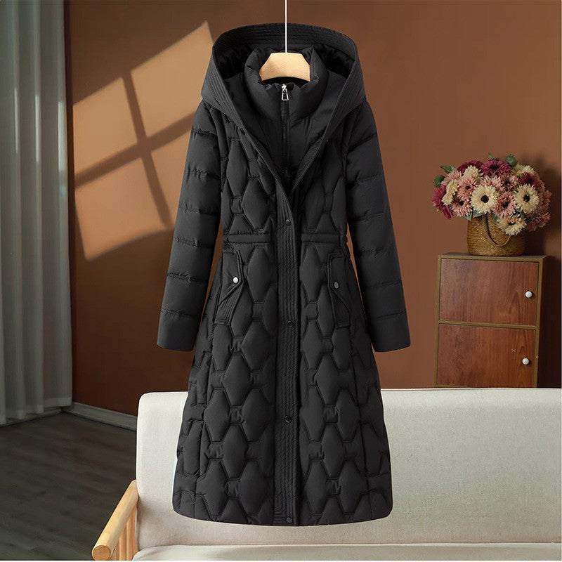 Lorraine | Manteau d'hiver long matelassé pour femme, avec capuche et silhouette cintrée