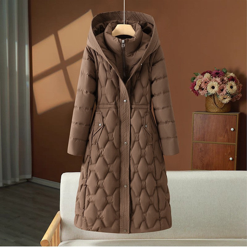 Lorraine | Manteau d'hiver long matelassé pour femme, avec capuche et silhouette cintrée