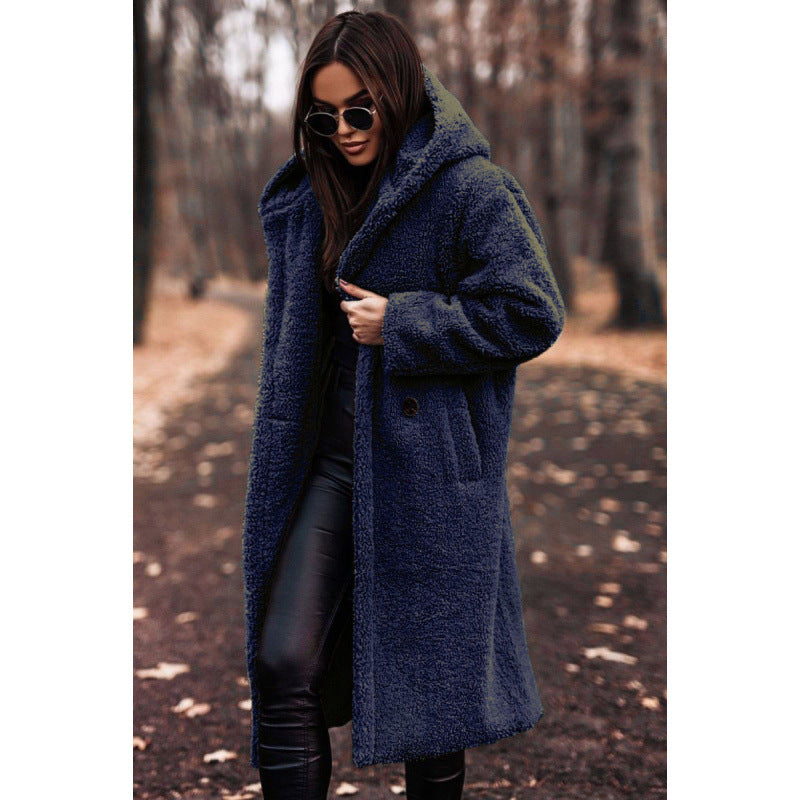 Xenia | Manteau en peluche pour femme, avec capuche et grands boutons