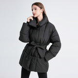 Yseult | Manteau long thermique matelassé pour femme, cintré, avec ceinture à nouer et matelassé en motif carré
