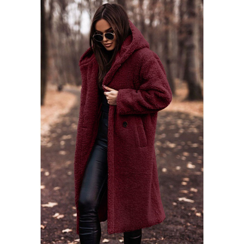 Xenia | Manteau en peluche pour femme, avec capuche et grands boutons
