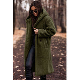 Xenia | Manteau en peluche pour femme, avec capuche et grands boutons
