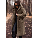 Xenia | Manteau en peluche pour femme, avec capuche et grands boutons