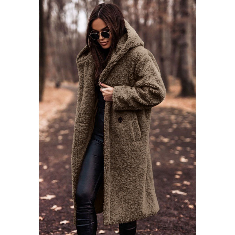 Xenia | Manteau en peluche pour femme, avec capuche et grands boutons